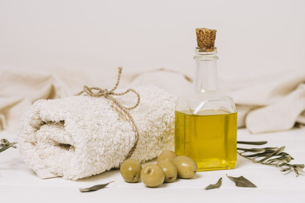 Olive oil wrap that turns rough heels baby-soft : how heat drives moisture